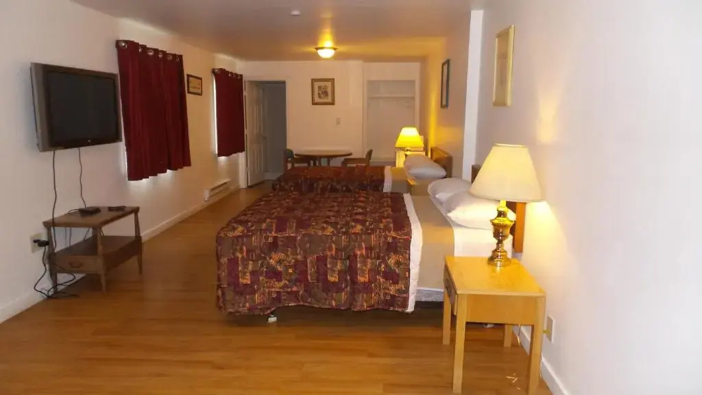 Golden Lion Motel