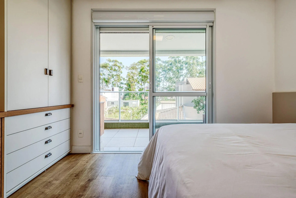 Apt Moderno com varanda a 150m do mar ABC0202