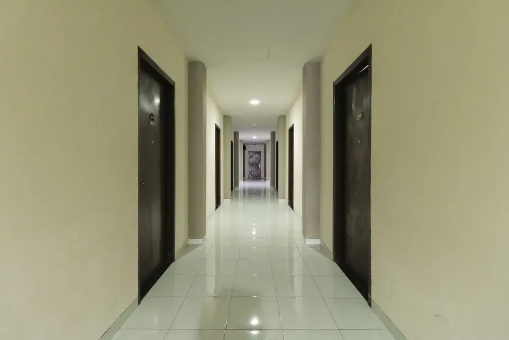 RedDoorz near Universitas Sebelas Maret