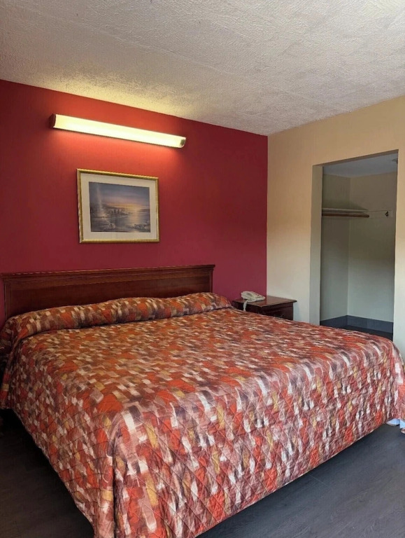 Linden Motor Inn