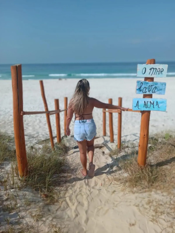 kitnet mobiliada aconchegante 30 metros do mar de Arraial do Cabo-RJ