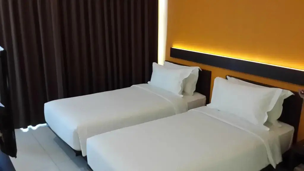 V Hotel Tebet