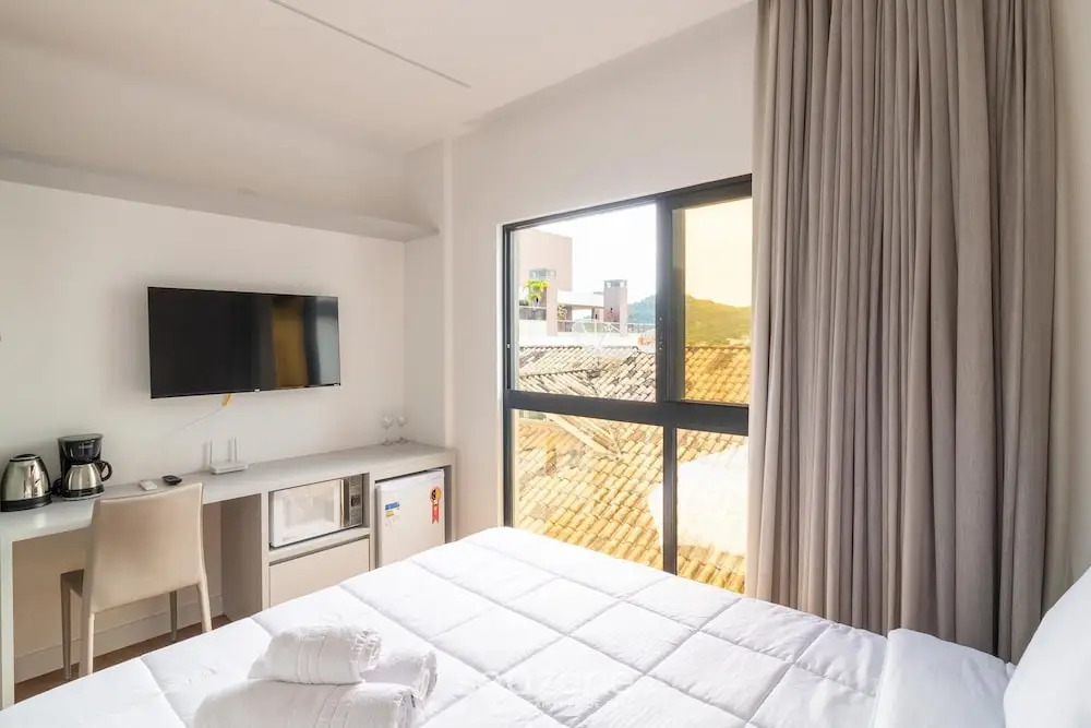 Apartments in a Building With a Pool, 180m From the Beach in Bombinhas - Sfrs