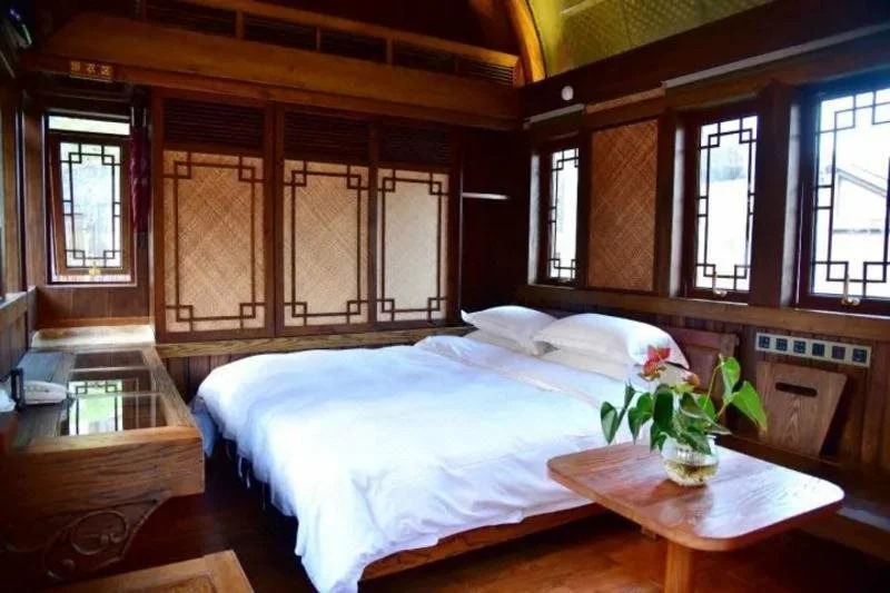 Chuanlord Holiday Hotel