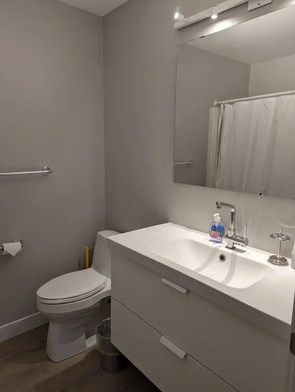 Seattle Vacation Home - The Newsroom