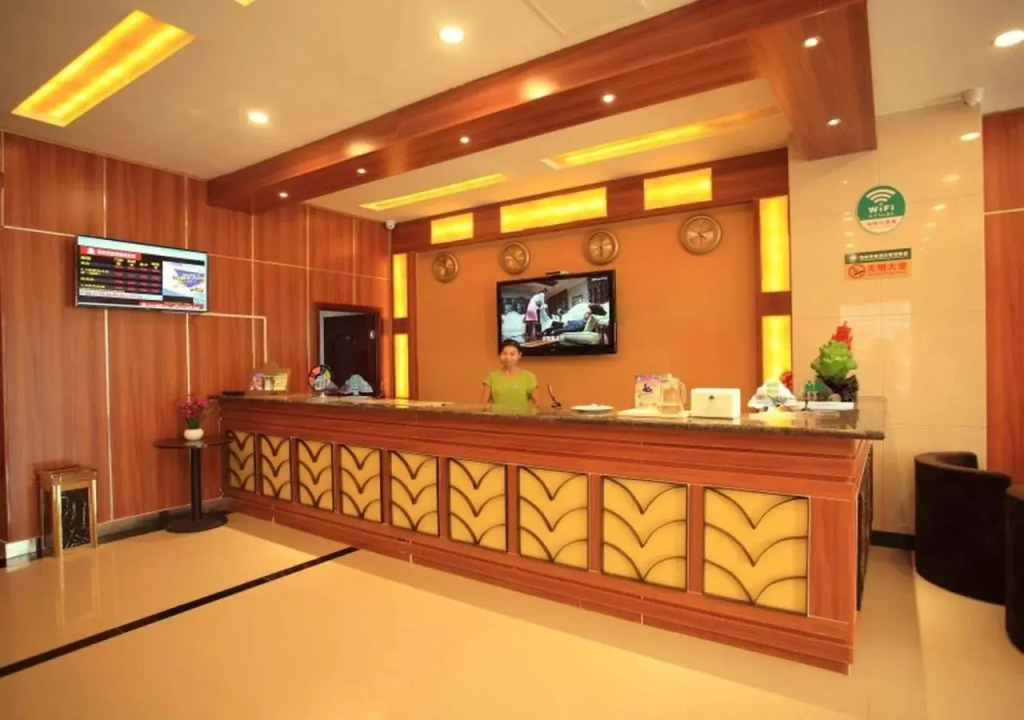 GreenTree Alliance HuaiBei Railway Station Jinseyuntian Hotel