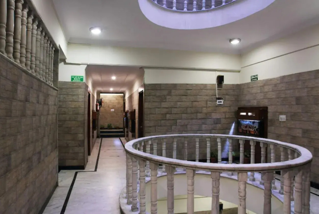 Hotel Hari Piorko Grand - 2 Min from New Delhi Railway Station