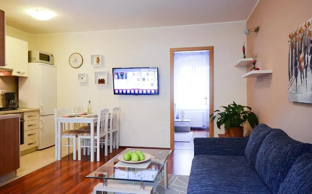 Apartment Arena