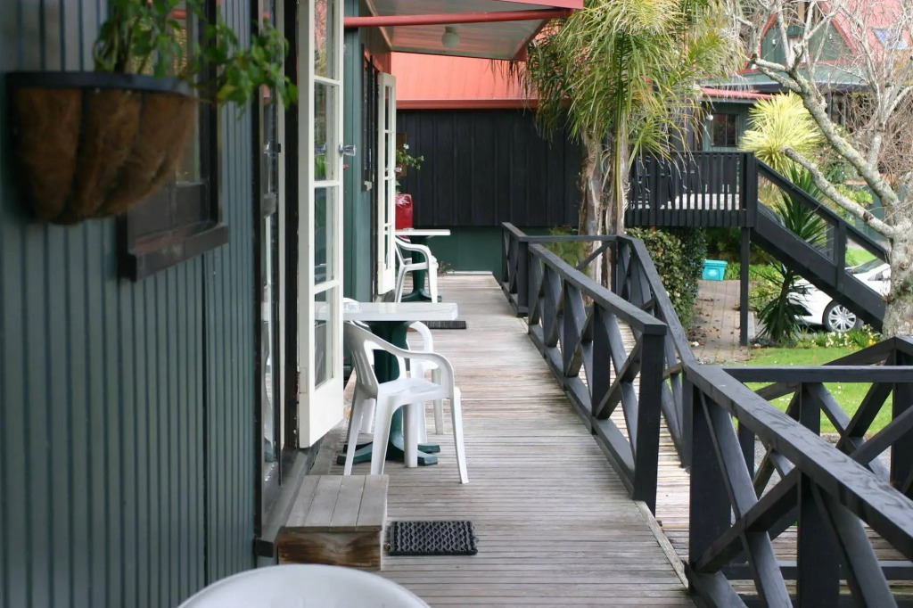 Coastal Motor Lodge