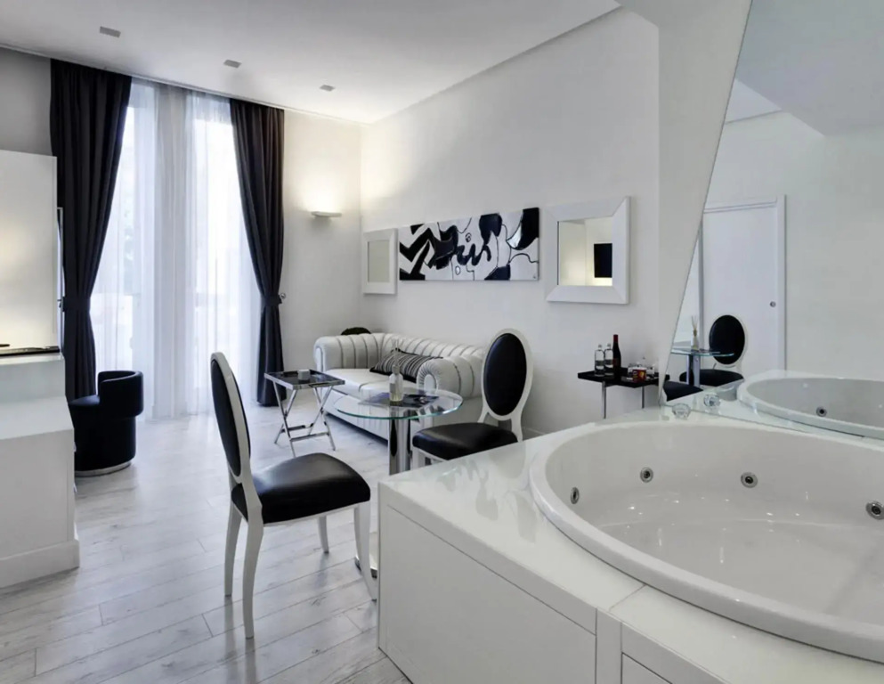 LHP Napoli Palace & SPA