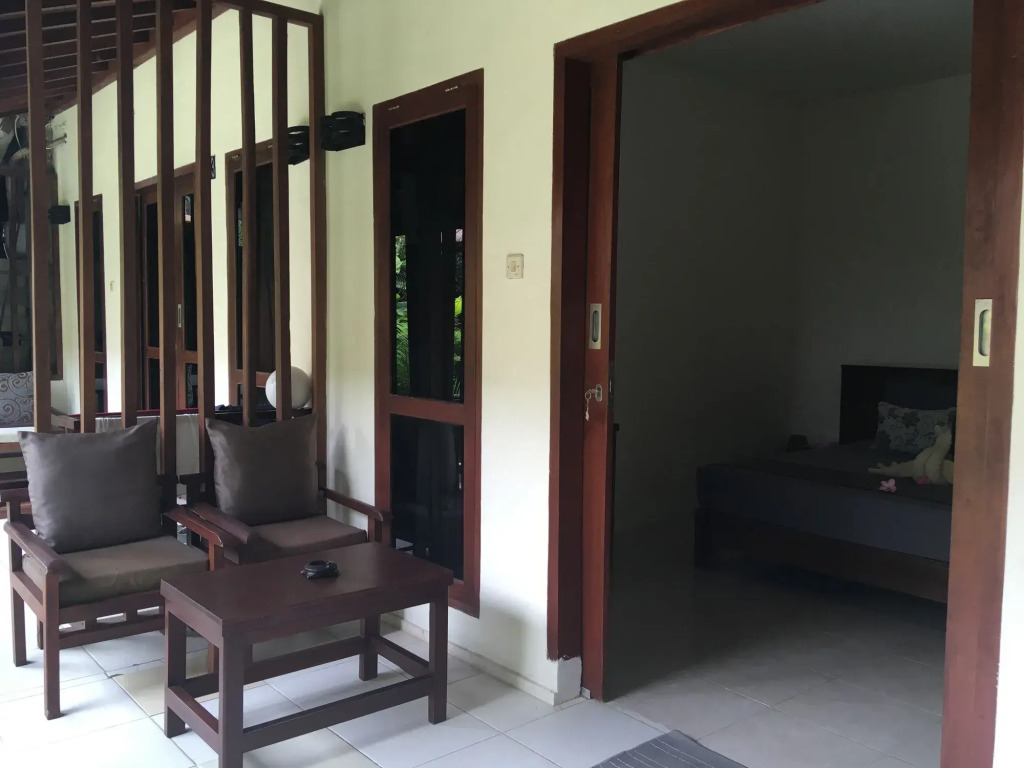 DGilian Bungalow
