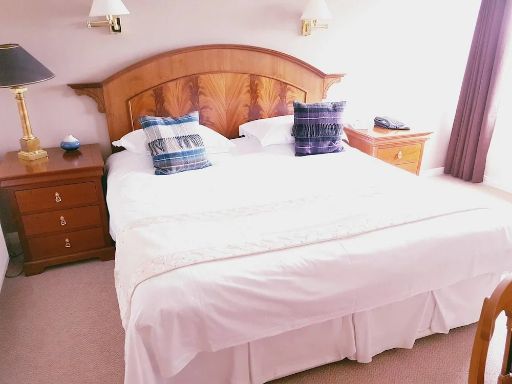 The Powfoot Hotel, Annan