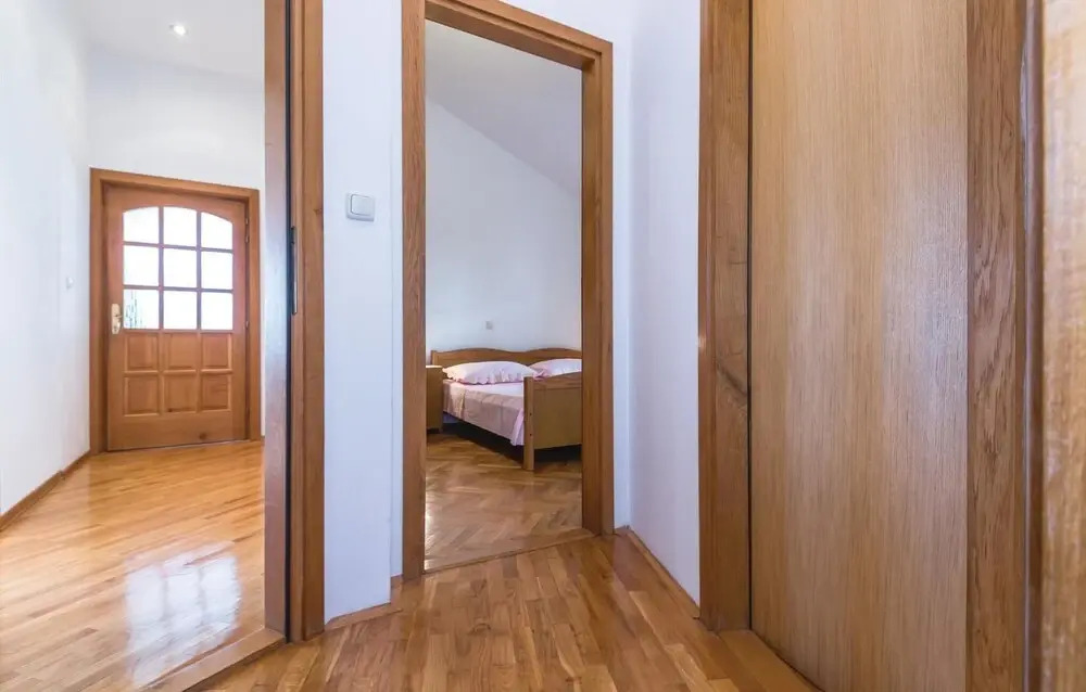 Stunning Apartment in Makarska With 3 Bedrooms and Internet