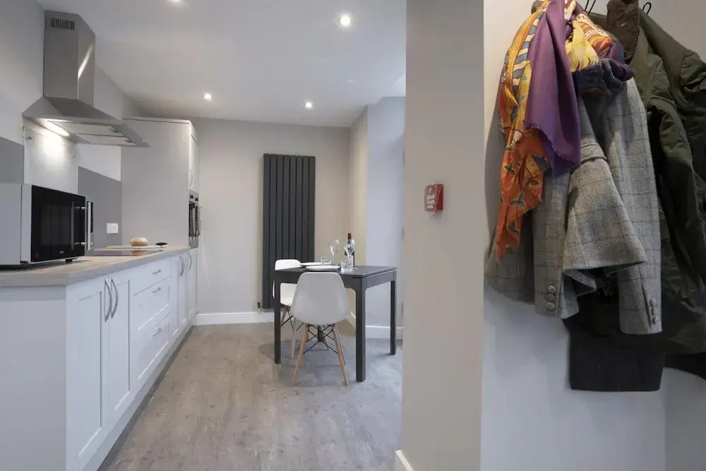 Ferndale s Hideaway - 1 Bedroom Spacious Apartment - Central Ambleside - Parking