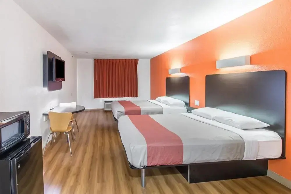 Motel 6-Hutchins, TX