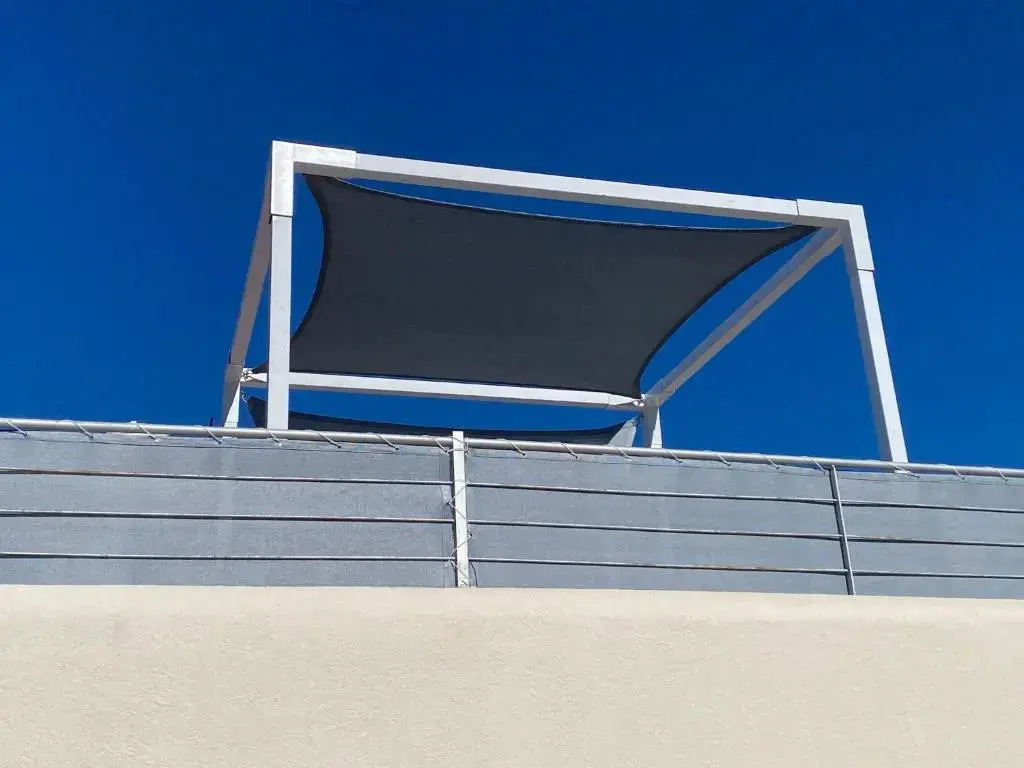 2 Bedroom Roof Terrace & Sea View Apartment