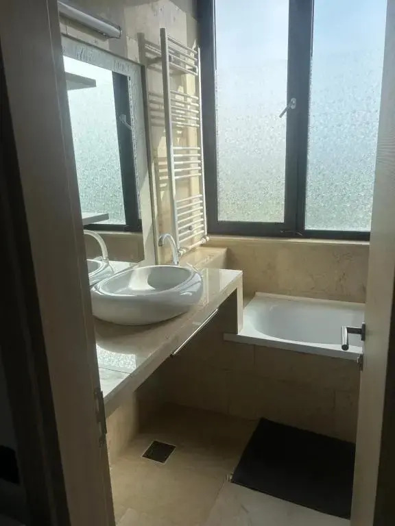 Aparthotel Corp 3