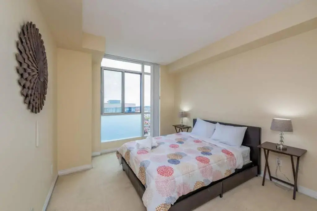 Panoramic View 2BR & 2BTH - Opp Square One Mall