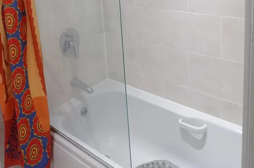 Apartment - Sleeps 4 - Parking - Wifi