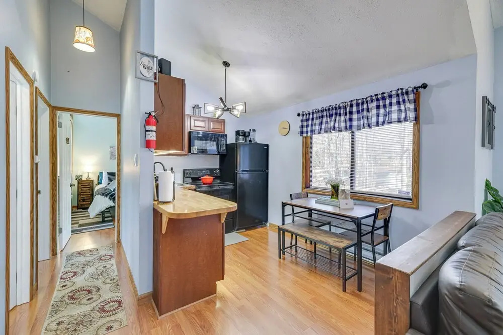 Fire Pit, Pool & Beach Access: Tobyhanna Home!