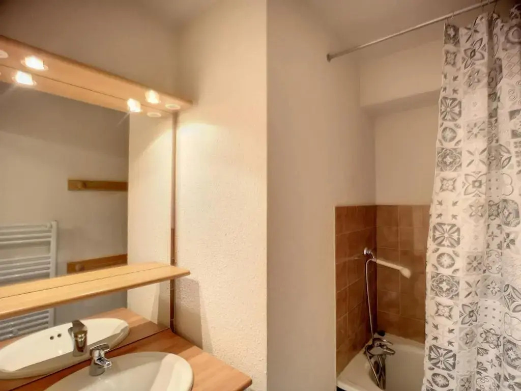 Appartement Les Menuires, 2 pièces, 4 personnes - FR-1-178-100