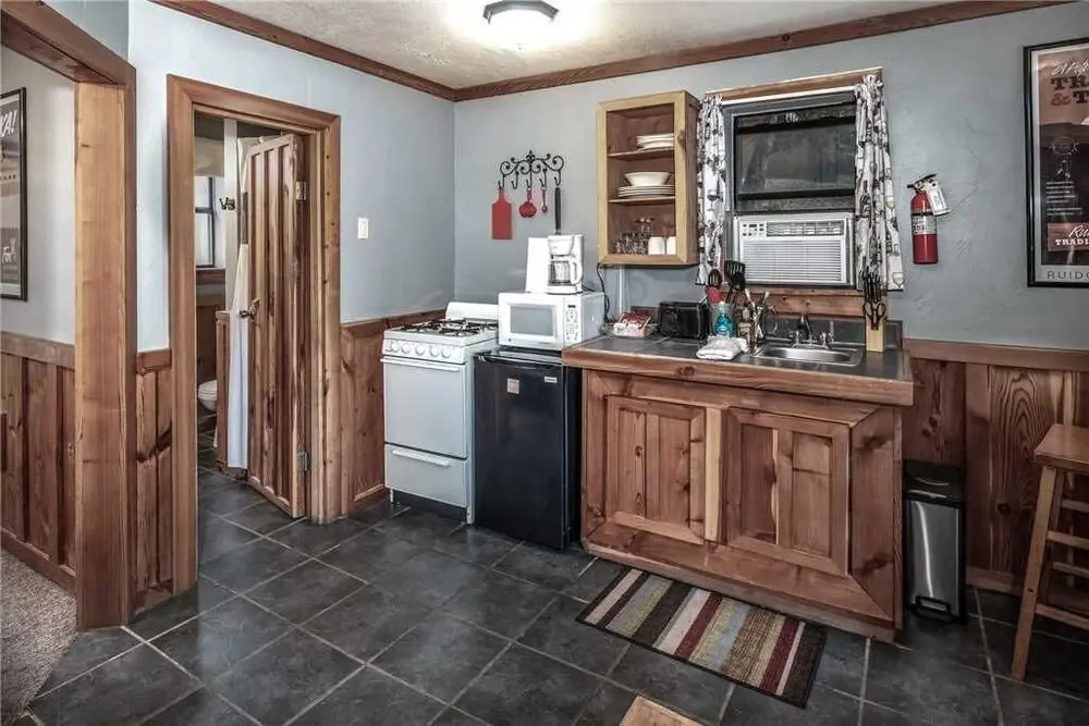 Windchaser, 1 Bedroom, Wood Burning Stove, Midtown, Sleeps 3
