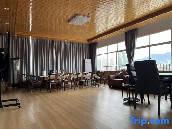 Orange Hotel Yuxi Nie Er Music Plaza