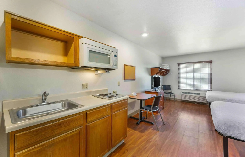 Extended Stay America Select Suites - Akron - South