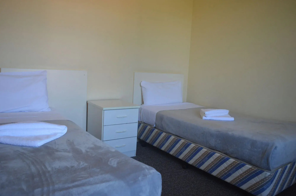 Excelsior Motor Inn