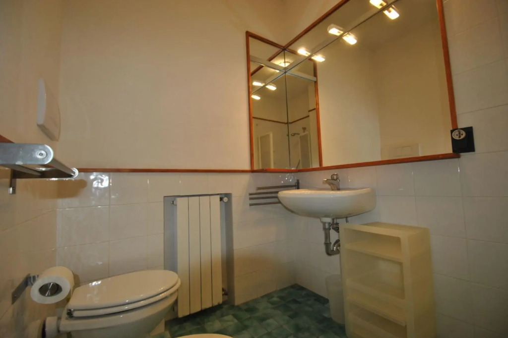 In vacation residence , 40 mt from the sea, apartment for 4-6 people, on the first floor with terrac-Villa Marina - INT. 5 trilo Libeccio