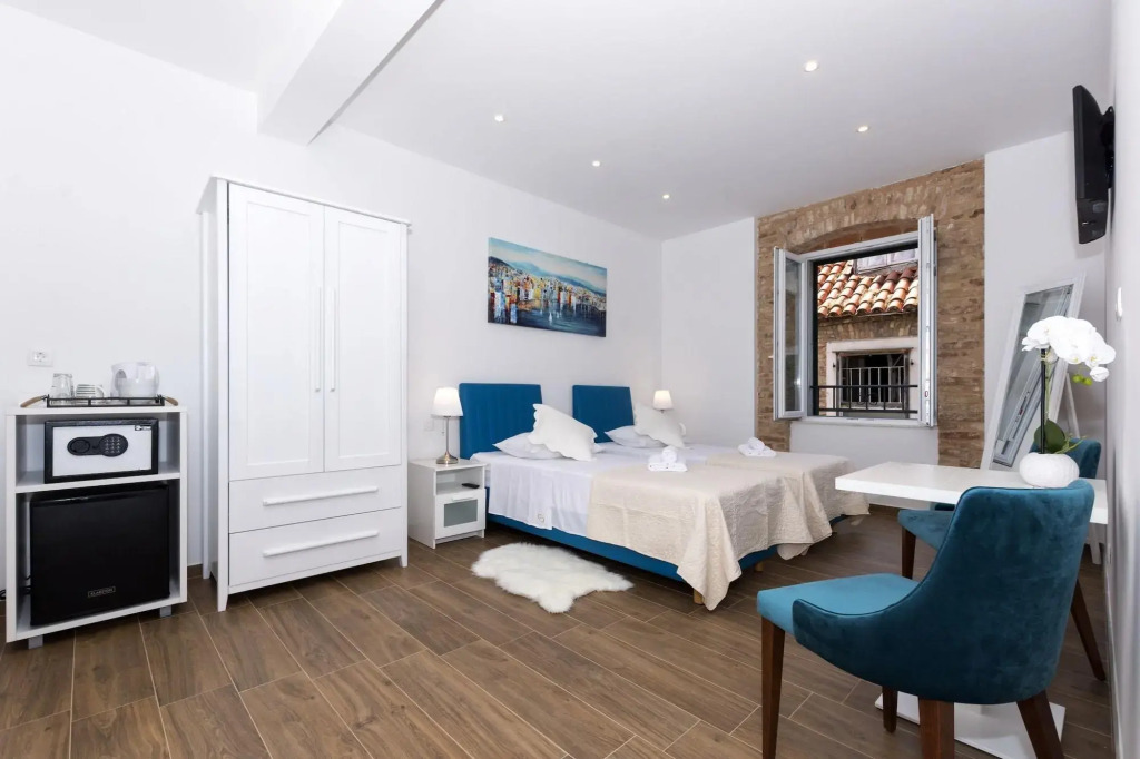 Peruzovic Rooms 1