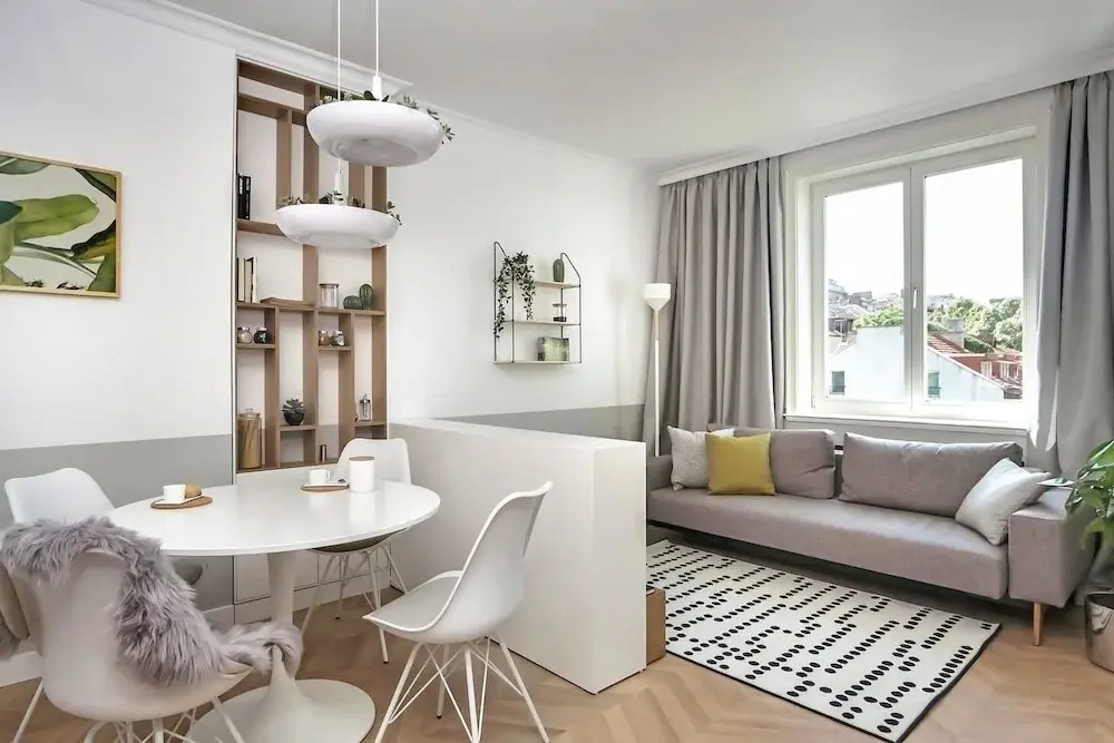 FM Luxury 1-BDR Apartment with Balcony - Cosy Home