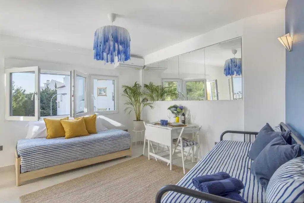 Shiny Studio with Pool & Carihuela Beach at 500m