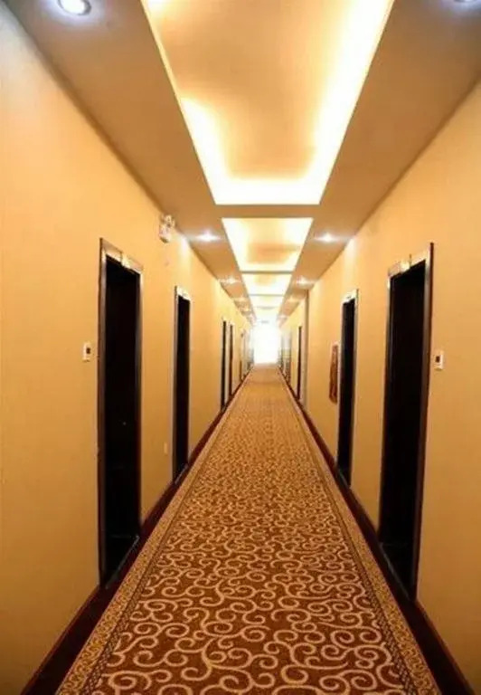Linzhi Daxiagu Hotel