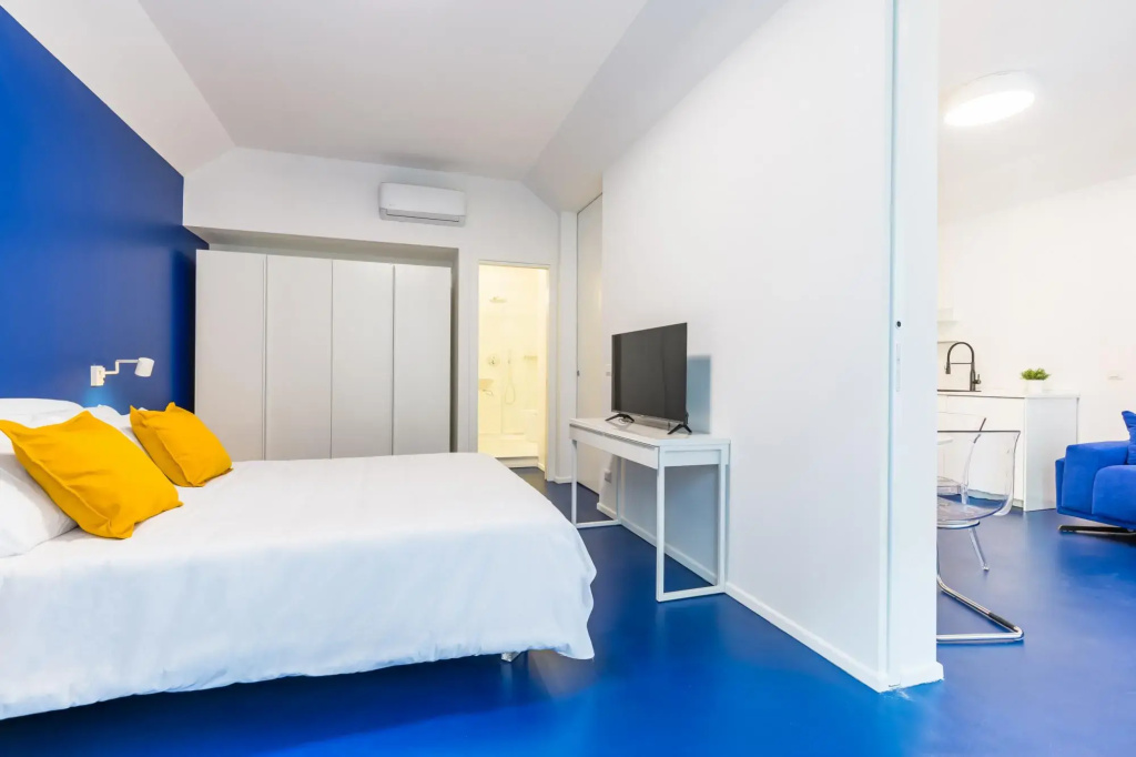Piazza Municipio Blue Apartment by Wonderful Italy