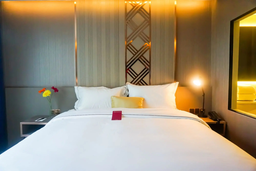 GLOW Sukhumvit 5