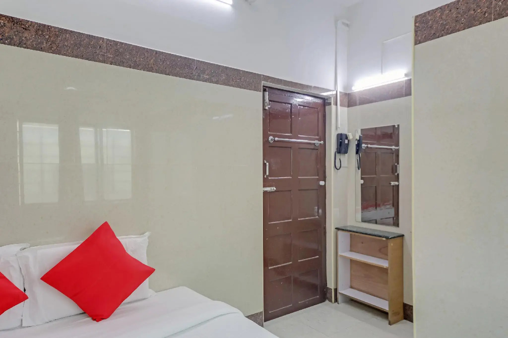 Ammayi Hotel by OYO Rooms