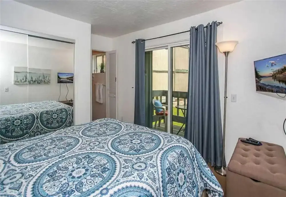 Affordable Lakeview Condo