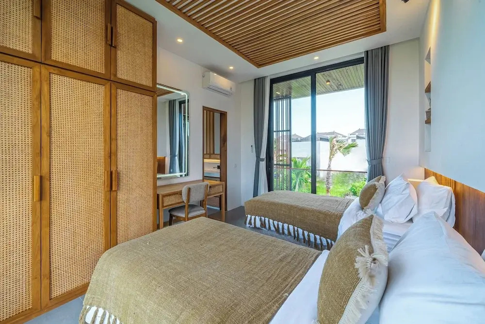 Bedawang, Exquisite Seminyak 4BR Villa with Huge Pool