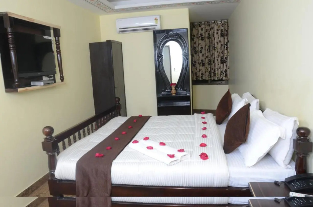 Hotel Grande Residency