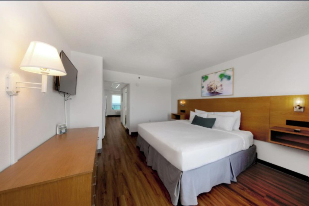 Beachcomber Beachfront Hotel, a By The Sea Resort