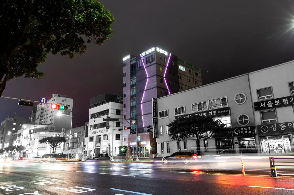 Sahara Hotel