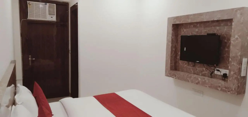 OYO 88430 Hotel Param Palace