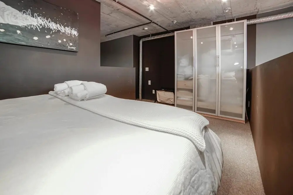 Charming 1BR W Sofa Bed and Private Balcony