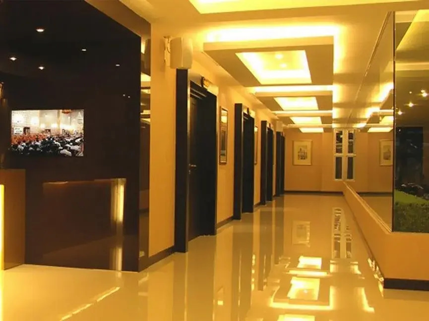 The Residence Airport & Spa