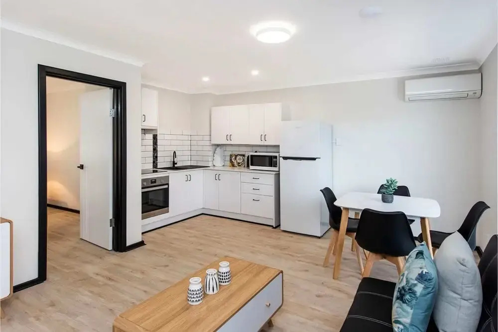 Executive 1BR Suite - Close to Foreshore & Cbd