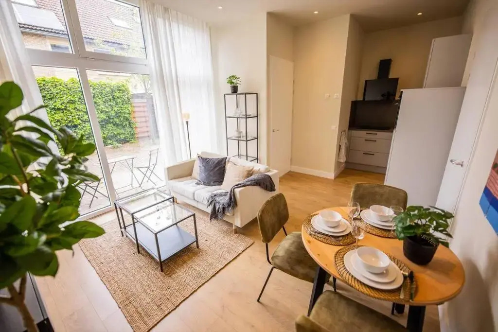 Boutique 2 Bedroom Serviced Apartment 54m2 -MST40B-