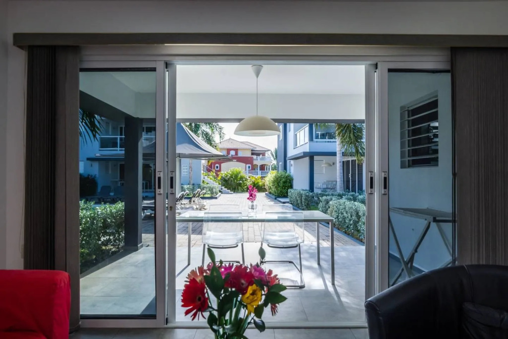 ?Luxurious Holiday-Home? Secured & Intimate Resort