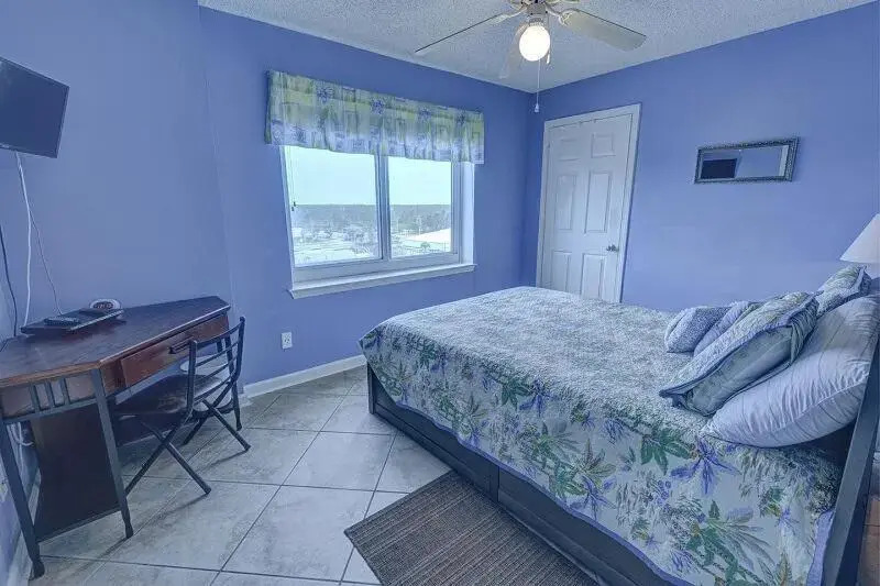 Tradewinds 708