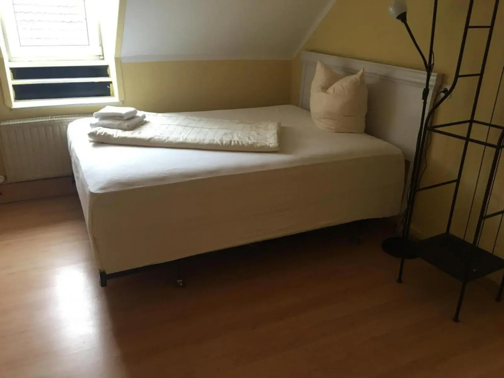 Doppelbettzimmer mit Bad